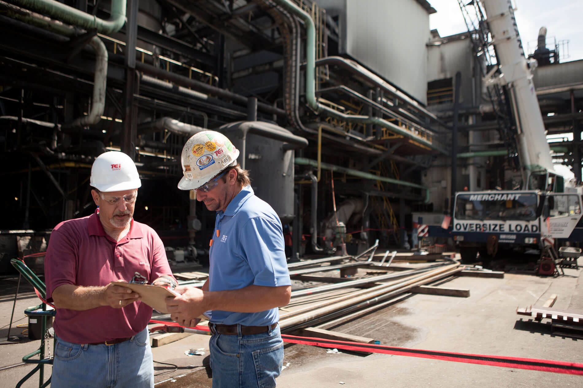 TEiC Construction Services- Project Management Two men managing a power plant outage with plant maintenance contractor TEiC Construction Services